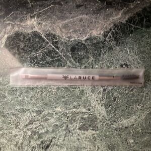New unopened Laruce Brow Groomer 2 in one makeup brush